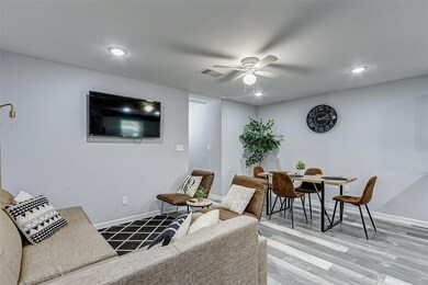 6733 Knox St unit A, Houston, TX 77091 - photo 2