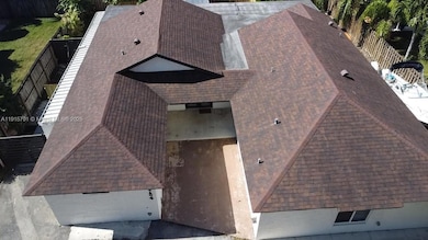 19754 NW 61st Ave, Hialeah, FL 33015 - photo 3