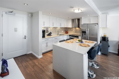 Kitchen w Waterfall Island