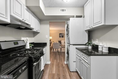 11835 Shire Ct unit 11B, Reston, VA 20191 - photo 5