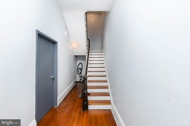 825 Hollins St unit 1, Baltimore, MD 21201 - photo 3