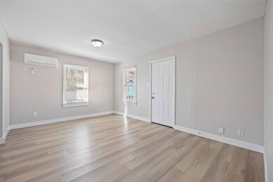 7820 Glass St, Houston, TX 77016 - photo 7