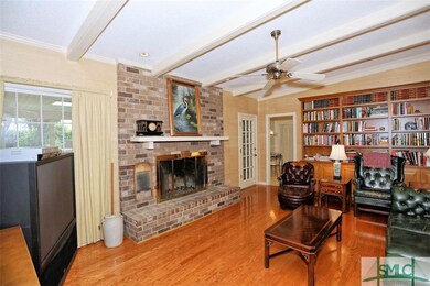 Lots of built in storage & shelving