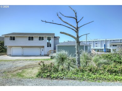 563 SW 4th St, Newport, OR 97365 - photo 4