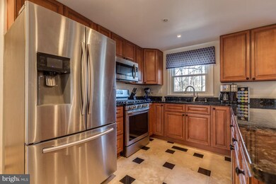 2285 Dosinia Ct, Reston, VA 20191 - photo 6