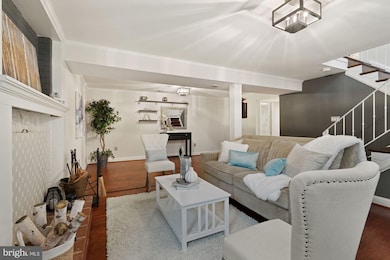 6903 Lamp Post Ln, Alexandria, VA 22306 - photo 5