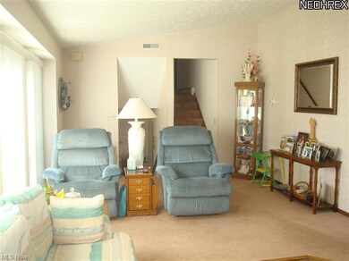 5874 Regay Dr, Akron, OH 44319 - photo 5