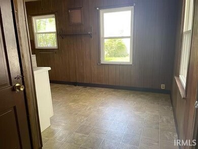 2115 S Pershing Dr, Muncie, IN 47302 - photo 2