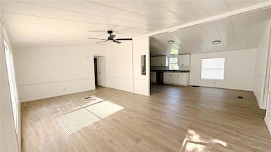 3335 Fox Ridge Blvd, Zephyrhills, FL 33543 - photo 4