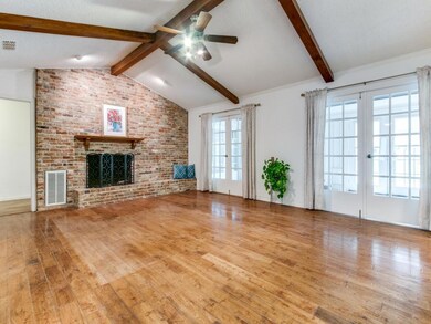 1912 Hollyhill Ln, Denton, TX 76205 - photo 5