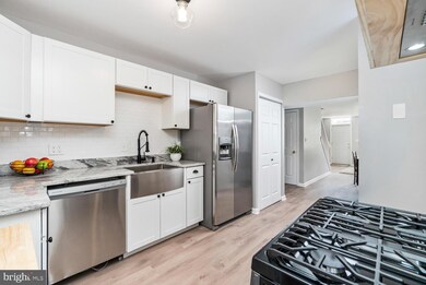 210 N Duncan St, Baltimore, MD 21231 - photo 5