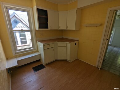 1215 19th St, Rock Island, IL 61201 - photo 3