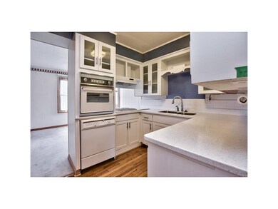 SOLID SURFACE COUNTERS