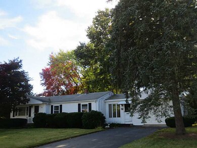 10 Oakhurst Dr, Greenville, RI 02828 - photo 2