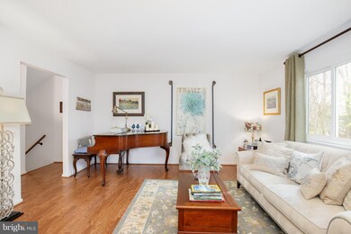 11110 Forest Edge Dr, Reston, VA 20190 - photo 7