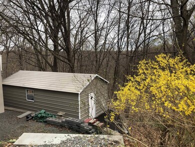 7 Mann Dr, Castleton On Hudson, NY 12033 - photo 2