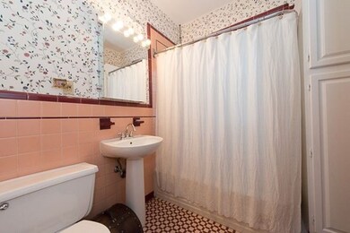 485 Washington St unit 2, Brookline, MA 02446 - photo 4