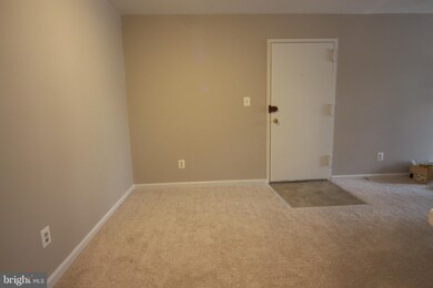 5913H Prince James Dr unit H, West Springfield, VA 22152 - photo 6
