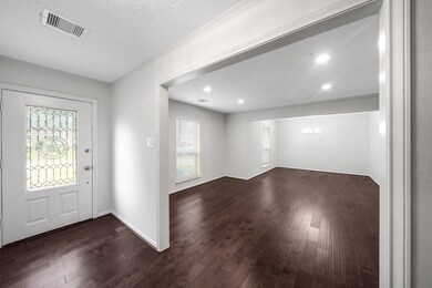 1038 Candlelight Ln, Houston, TX 77018 - photo 4