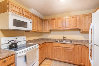 48 Hobart Ln, Rockland, MA 02370 - photo 3