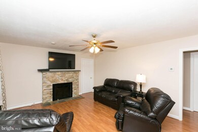 9413 Fairview Ave, Laurel, MD 20723 - photo 5