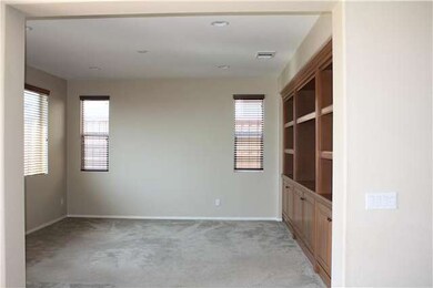 Great for entertaining family room and kitchen has