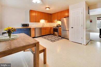 221 Heritage Ct, Walkersville, MD 21793 - photo 5