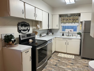 430 Locust St, Ardmore, OK 73401 - photo 2