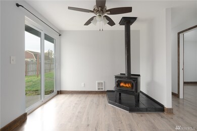 611 Washington Ave SE, Orting, WA 98360 - photo 6