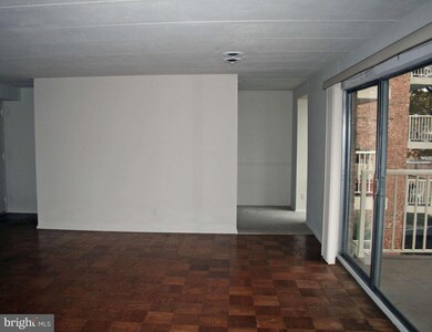 2618 Redcoat Dr unit 2C, Alexandria, VA 22303 - photo 2