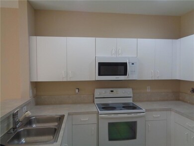 KITCHEN OPEN TO FAMILY RM