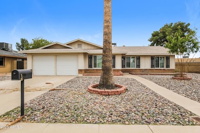 002-photo-front-view-14486275