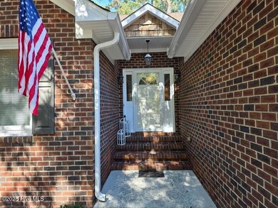 335 Sprunt Dr, Clinton, NC 28328 - photo 3