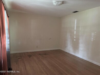 6251 Kennerly Rd, Jacksonville, FL 32216 - photo 4