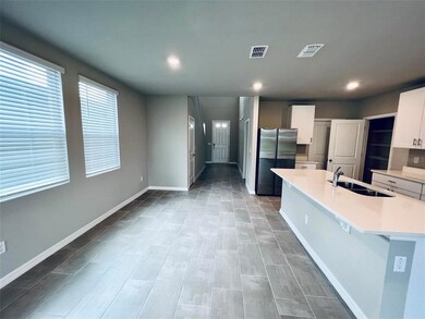 3323 Fresno Place, Zephyrhills, FL 33541 - photo 5