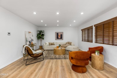 5354 Lindley Ave unit 202, Encino, CA 91316 - photo 2