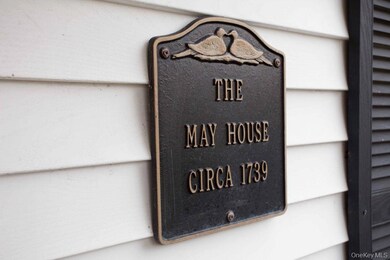 49925 Main Rd unit 2nd Floor, Southold, NY 11971 - photo 3