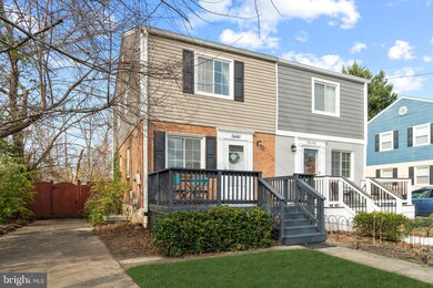 5640 Fenwick Dr, Alexandria, VA 22303 - photo 2