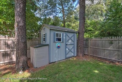 27-GARDEN SHED