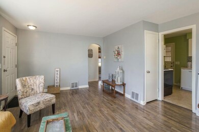 Living/Dining to kitchen