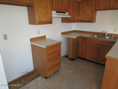 022-101671 Kitchen (3)