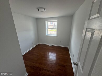 1102 3rd Ave unit B, Essington, PA 19029 - photo 5
