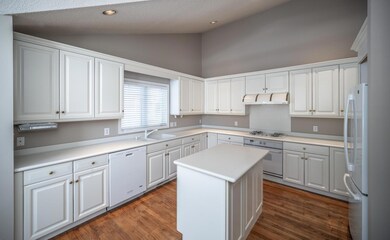 7171 Oak Pointe Curve, Bloomington, MN 55438 - photo 7