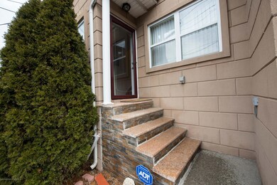 283 Jewett Ave, Staten Island, NY 10302 - photo 3