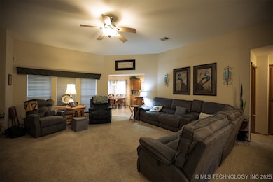 213 Laurel St, Lone Grove, OK 73443 - photo 4