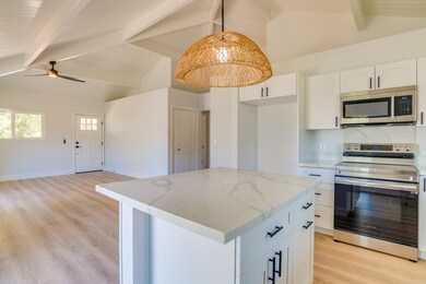 1064 Ehu Rd unit B, Makawao, HI 96768 - photo 4