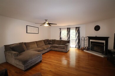 22 Walnut Cir, MerriMacK, NH 03054 - photo 6