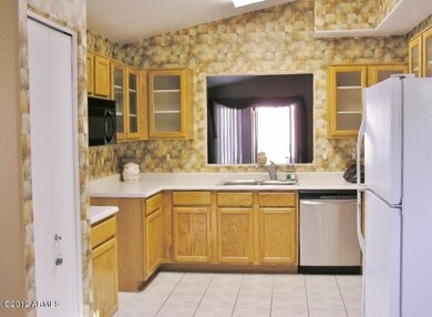 LARGE EAT-IN KITCHEN
