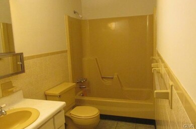 3366 S 2nd St, Whitehall, PA 18052 - photo 6