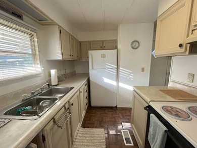 112 Highland Dr unit 913, Leesburg, FL 34788 - photo 4